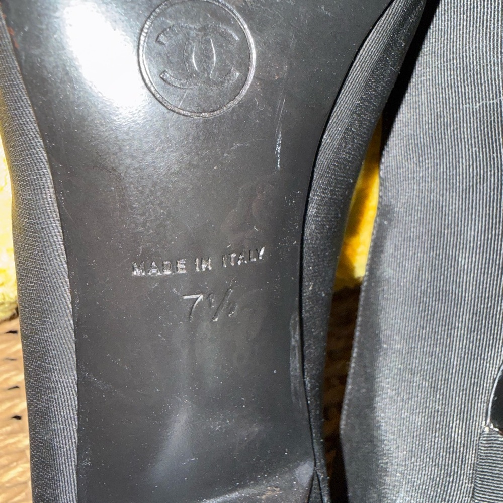 CHANEL Black Almond Pointed-Toe Fabric 3” Pumps 7.5 - Picture 3 of 11